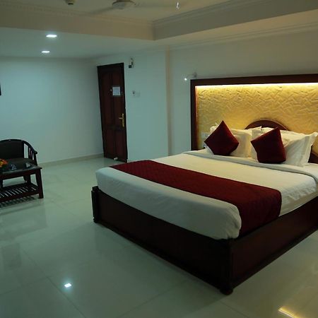 Hotel Savera Park Thrissur 外观 照片