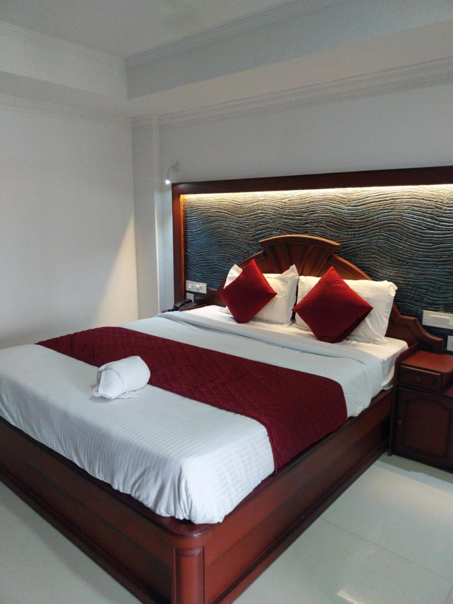 Hotel Savera Park Thrissur 外观 照片