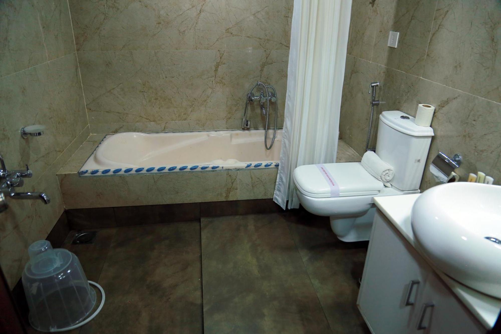 Hotel Savera Park Thrissur 外观 照片