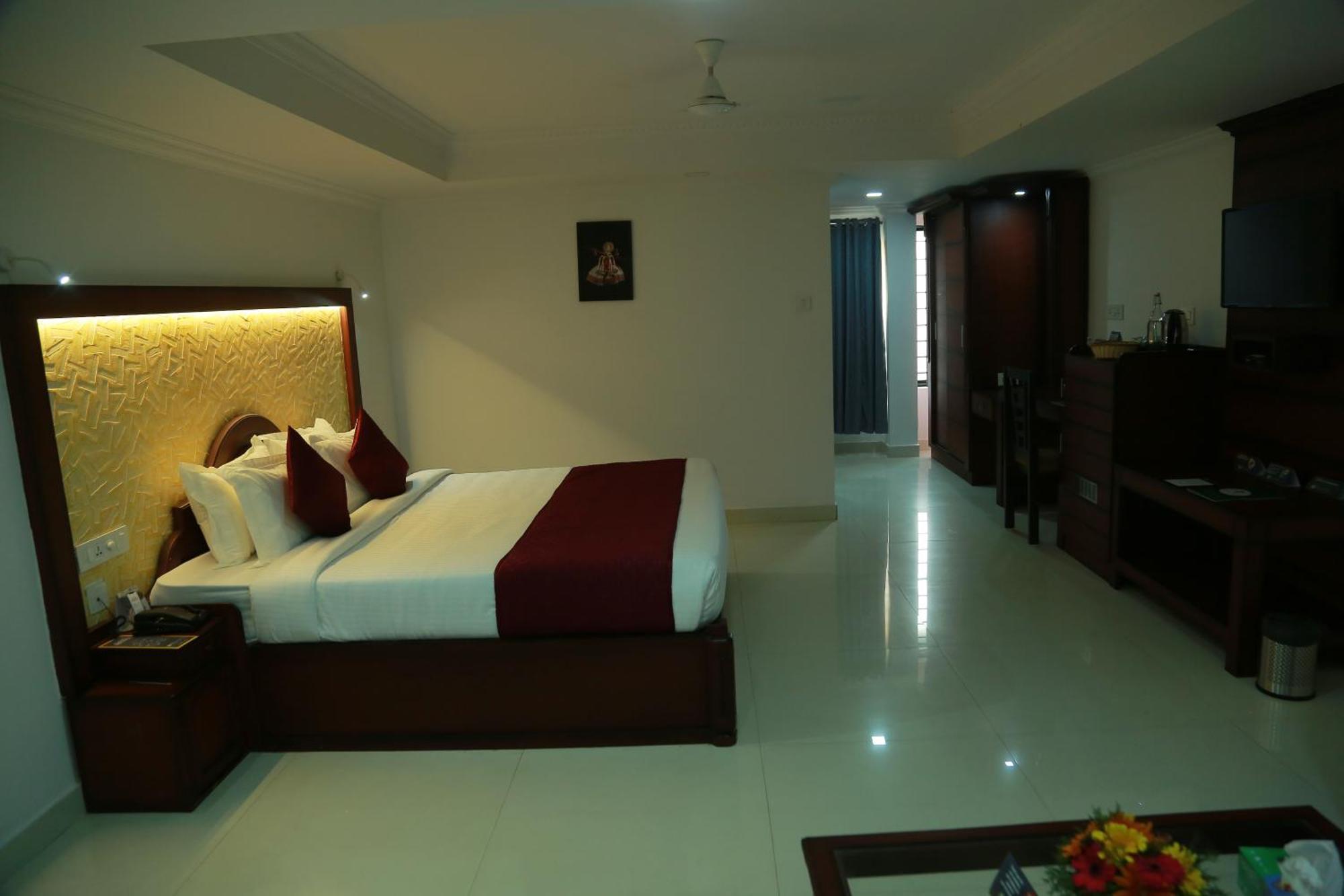 Hotel Savera Park Thrissur 外观 照片