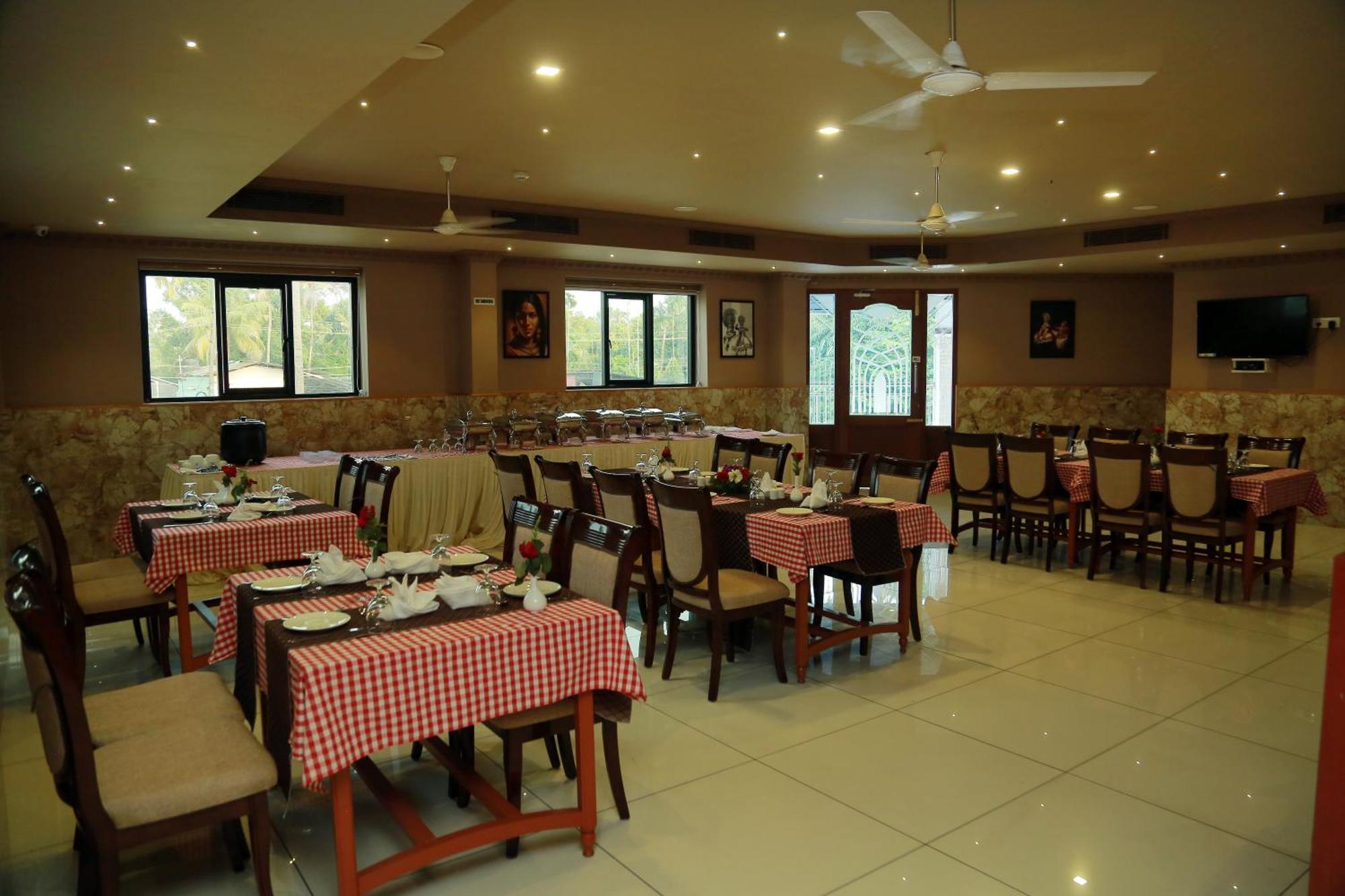 Hotel Savera Park Thrissur 外观 照片