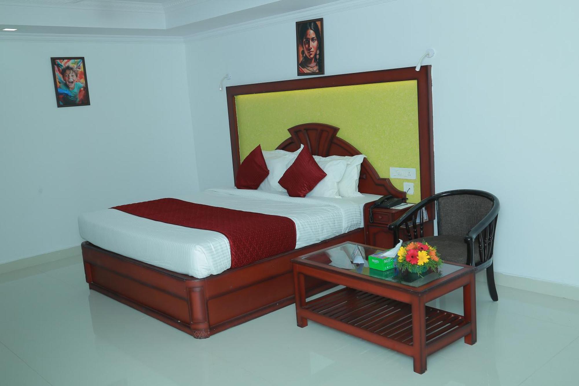Hotel Savera Park Thrissur 外观 照片