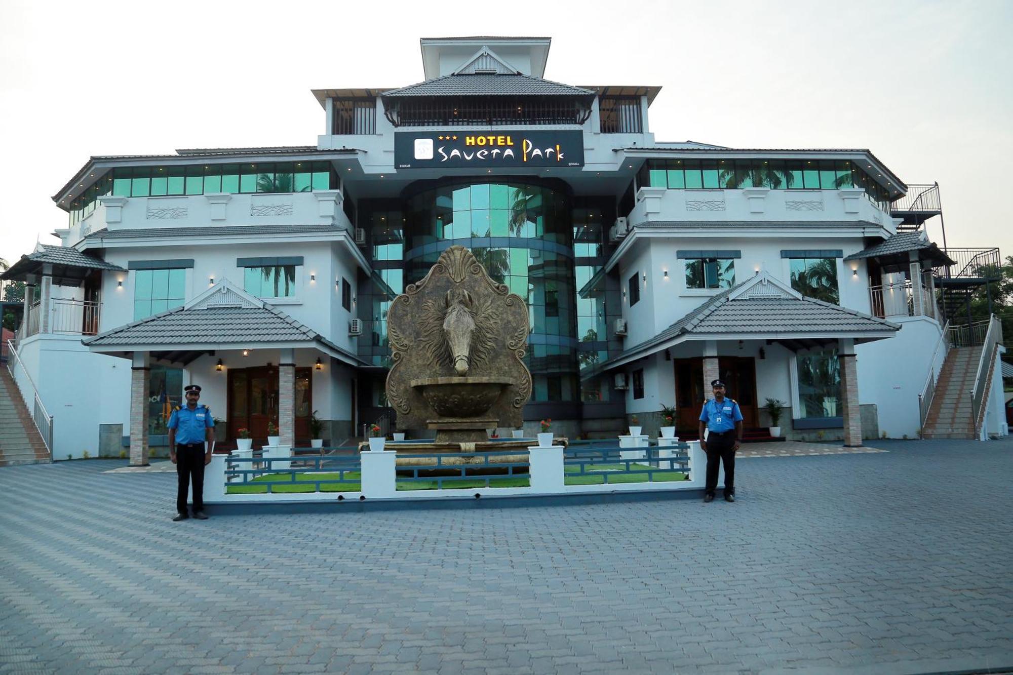 Hotel Savera Park Thrissur 外观 照片